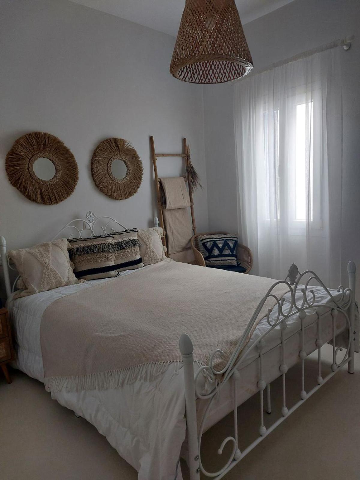 Horizon View Arnados Apartment Bagian luar foto