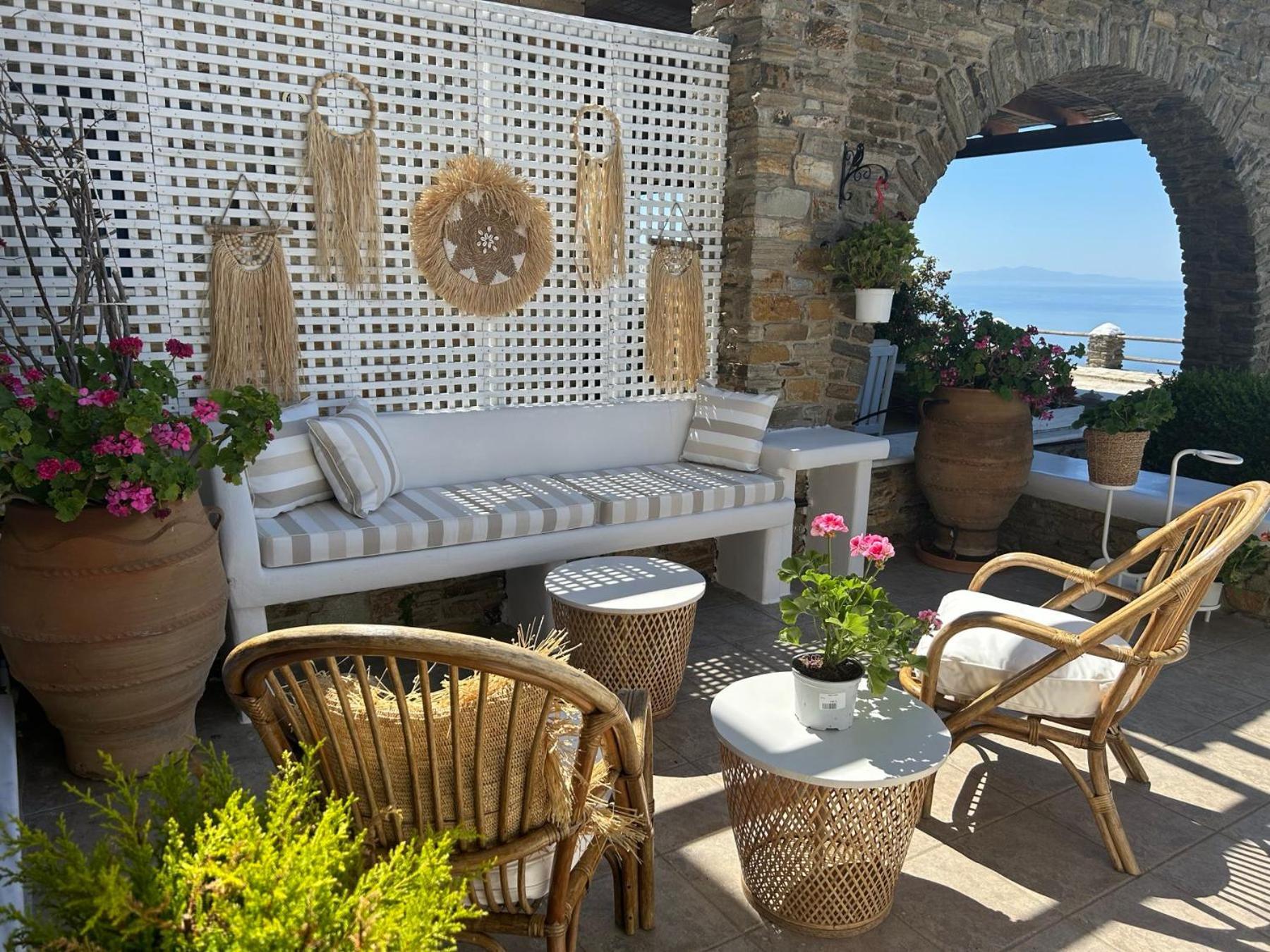 Horizon View Arnados Apartment Bagian luar foto