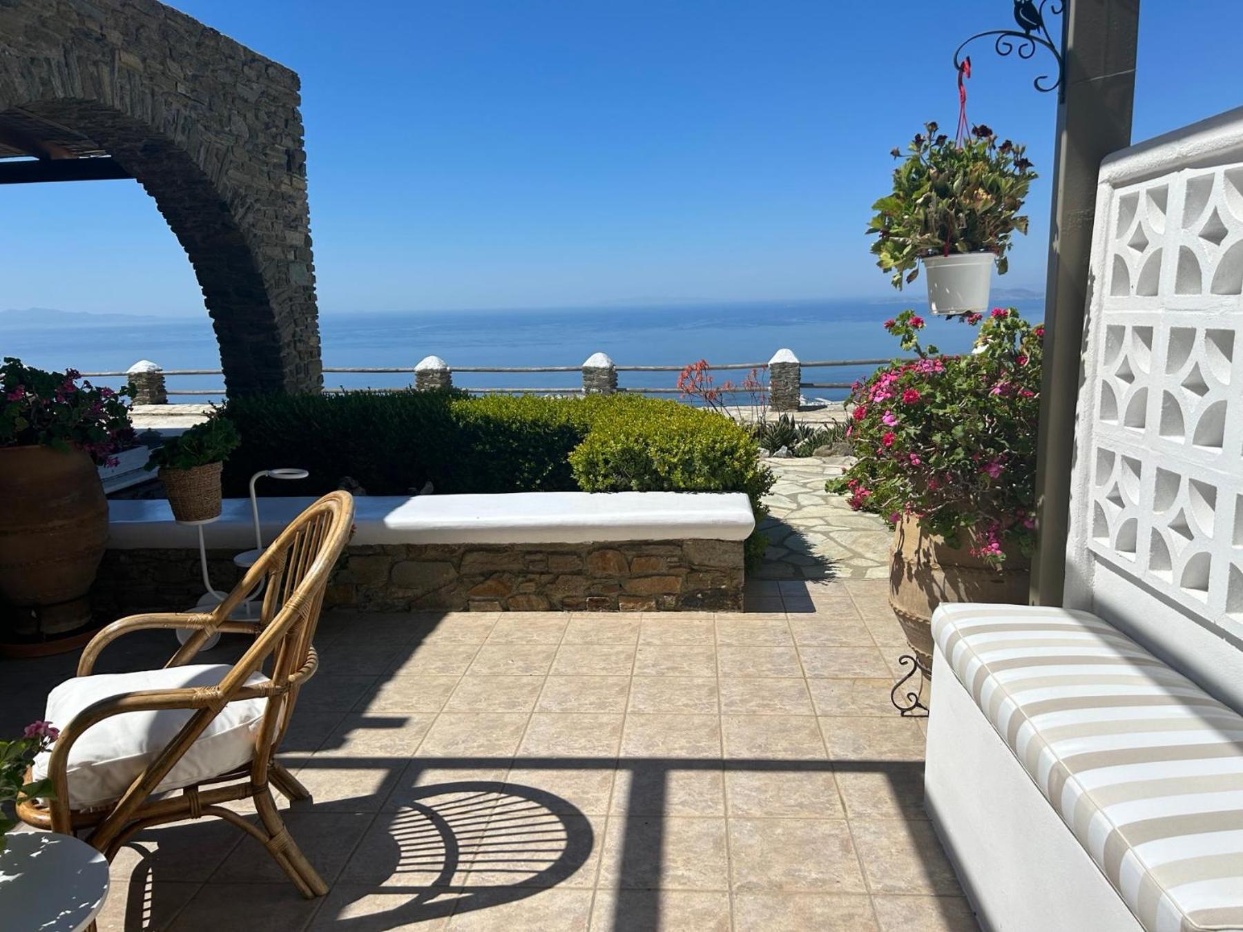 Horizon View Arnados Apartment Bagian luar foto